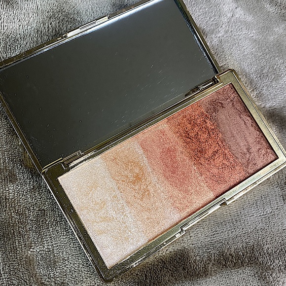 touch in SOL | Face Palette | Glowdient - Picture 2 of 6